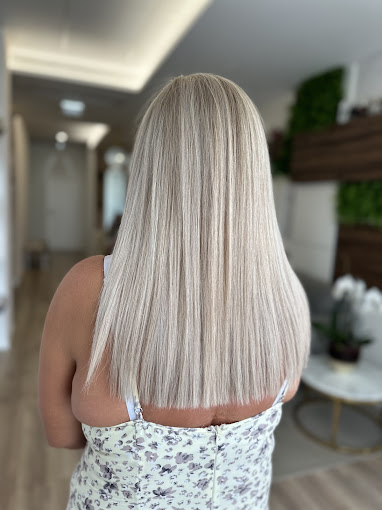 Loiro platinado liso